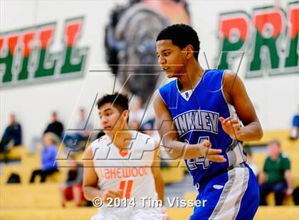 Thumbnail 1 in Lakewood vs. Hinkley photogallery.