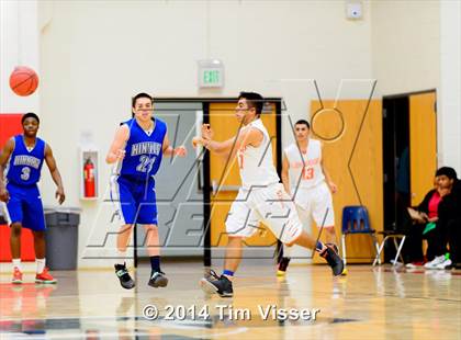 Thumbnail 3 in Lakewood vs. Hinkley photogallery.