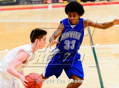 Thumbnail 2 in Lakewood vs. Hinkley photogallery.