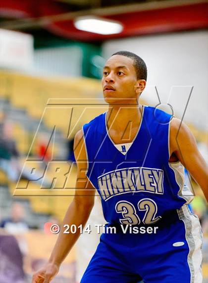 Thumbnail 3 in Lakewood vs. Hinkley photogallery.