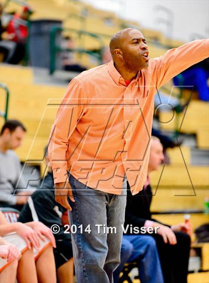 Thumbnail 2 in Lakewood vs. Hinkley photogallery.