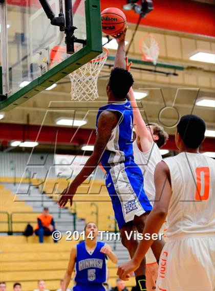 Thumbnail 2 in Lakewood vs. Hinkley photogallery.