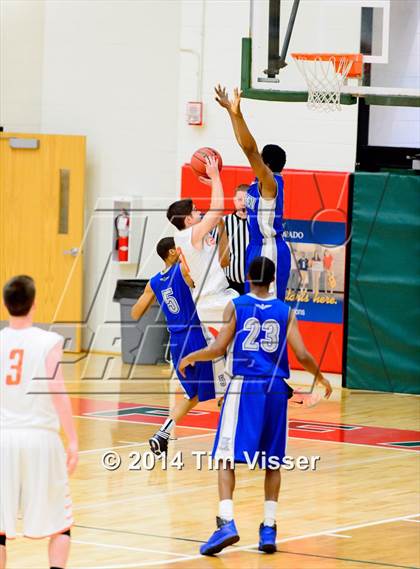 Thumbnail 1 in Lakewood vs. Hinkley photogallery.