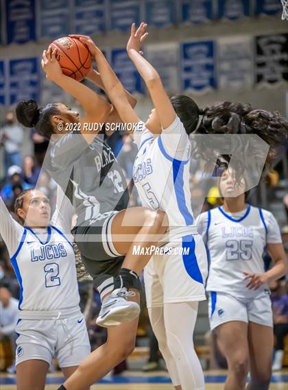 Thumbnail 1 in Sierra Canyon @ La Jolla Country Day CIF SDS Girls' Basketball Championships (California) photogallery.