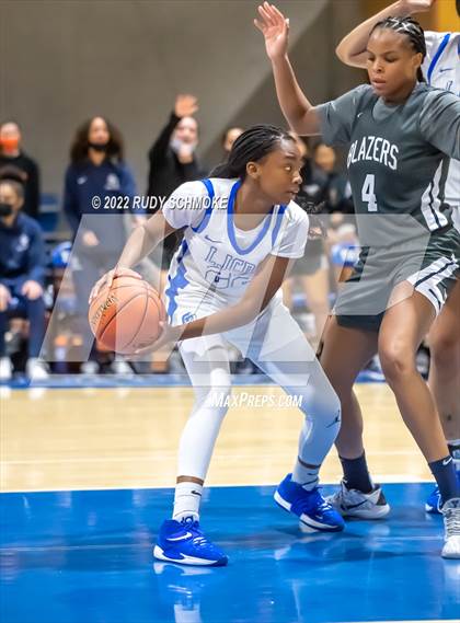 Thumbnail 2 in Sierra Canyon @ La Jolla Country Day CIF SDS Girls' Basketball Championships (California) photogallery.