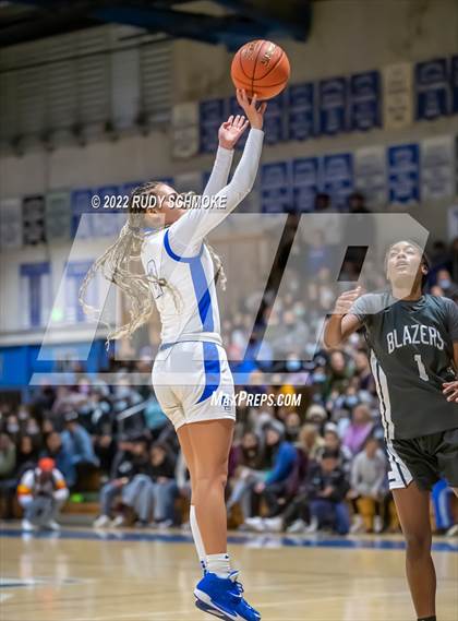Thumbnail 1 in Sierra Canyon @ La Jolla Country Day CIF SDS Girls' Basketball Championships (California) photogallery.