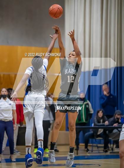 Thumbnail 3 in Sierra Canyon @ La Jolla Country Day CIF SDS Girls' Basketball Championships (California) photogallery.