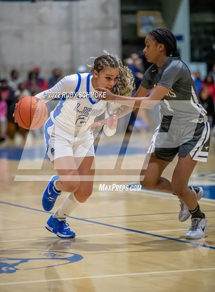Thumbnail 2 in Sierra Canyon @ La Jolla Country Day CIF SDS Girls' Basketball Championships (California) photogallery.