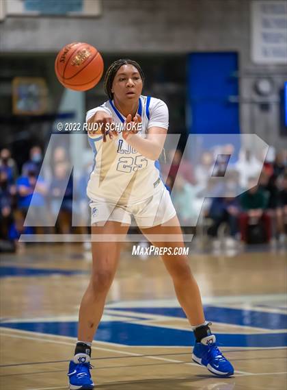 Thumbnail 1 in Sierra Canyon @ La Jolla Country Day CIF SDS Girls' Basketball Championships (California) photogallery.