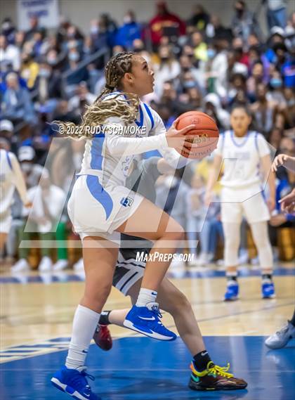 Thumbnail 2 in Sierra Canyon @ La Jolla Country Day CIF SDS Girls' Basketball Championships (California) photogallery.