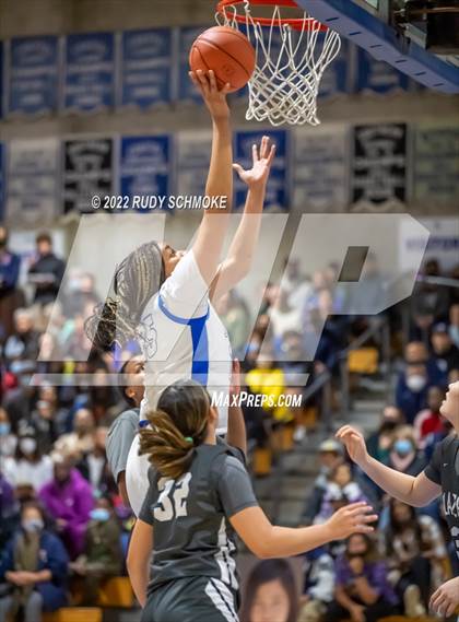Thumbnail 1 in Sierra Canyon @ La Jolla Country Day CIF SDS Girls' Basketball Championships (California) photogallery.