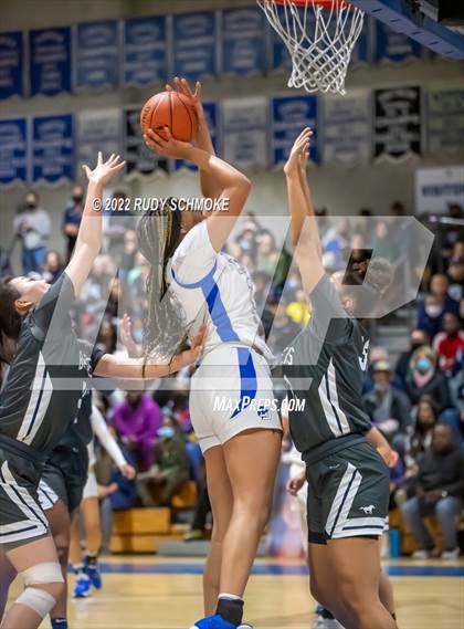 Thumbnail 3 in Sierra Canyon @ La Jolla Country Day CIF SDS Girls' Basketball Championships (California) photogallery.