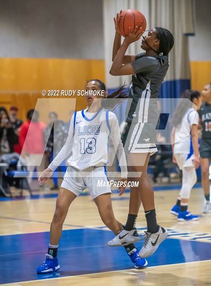 Thumbnail 1 in Sierra Canyon @ La Jolla Country Day CIF SDS Girls' Basketball Championships (California) photogallery.