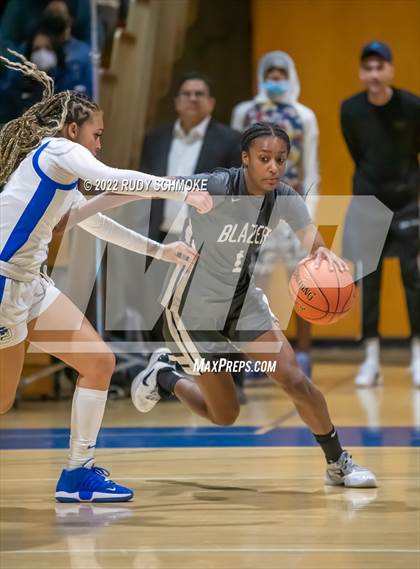 Thumbnail 1 in Sierra Canyon @ La Jolla Country Day CIF SDS Girls' Basketball Championships (California) photogallery.