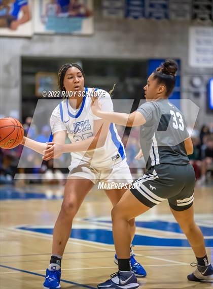 Thumbnail 1 in Sierra Canyon @ La Jolla Country Day CIF SDS Girls' Basketball Championships (California) photogallery.
