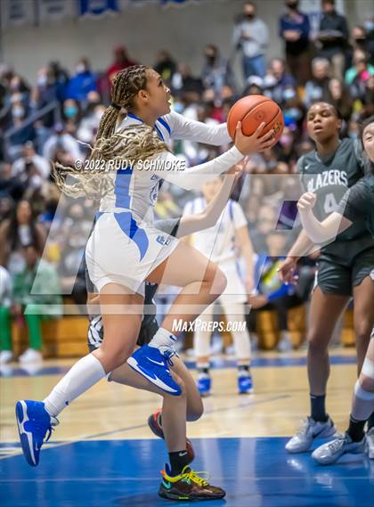 Thumbnail 3 in Sierra Canyon @ La Jolla Country Day CIF SDS Girls' Basketball Championships (California) photogallery.