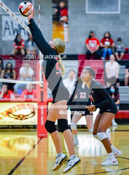 Thumbnail 2 in Empire vs Tucson High photogallery.