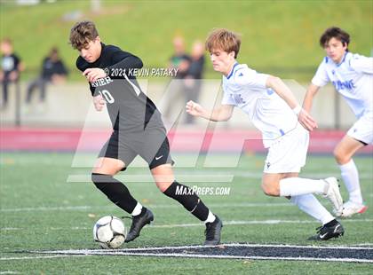 Thumbnail 3 in Darien @ Xavier (CIAC Class LL Quarterfinal) photogallery.