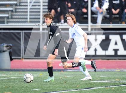 Thumbnail 2 in Darien @ Xavier (CIAC Class LL Quarterfinal) photogallery.