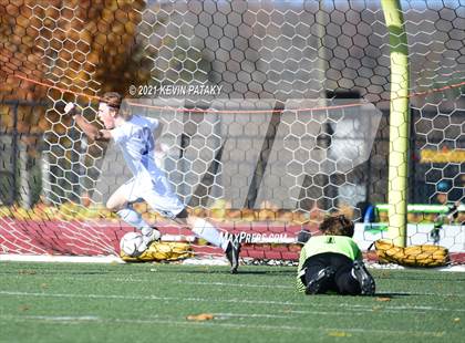 Thumbnail 1 in Darien @ Xavier (CIAC Class LL Quarterfinal) photogallery.
