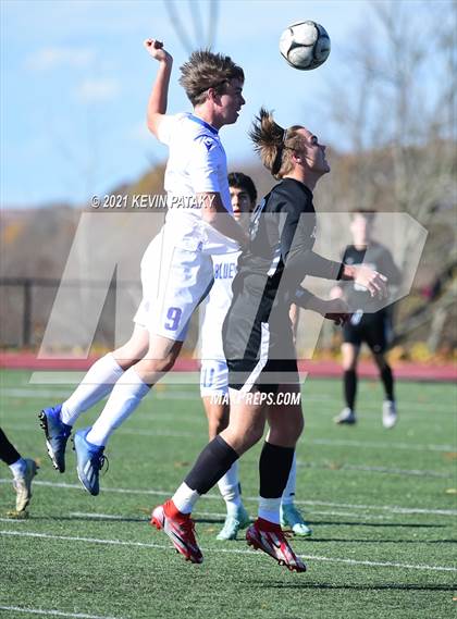 Thumbnail 3 in Darien @ Xavier (CIAC Class LL Quarterfinal) photogallery.