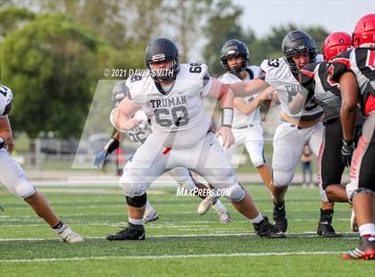 Thumbnail 3 in Truman vs Raytown South (Grain Valley Jamboree) photogallery.