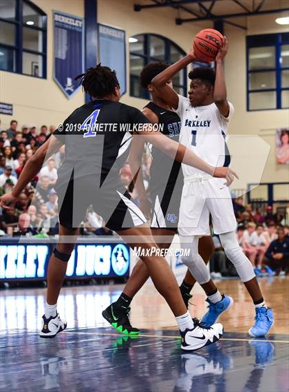 Thumbnail 2 in Berkeley Prep vs. University (ARS/Rescue Rooter National Hoopfest) photogallery.
