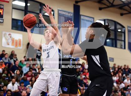 Thumbnail 1 in Berkeley Prep vs. University (ARS/Rescue Rooter National Hoopfest) photogallery.
