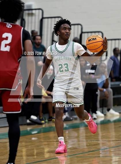 Thumbnail 1 in Davidson Day @ Myers Park (George Lynch Invitational) photogallery.