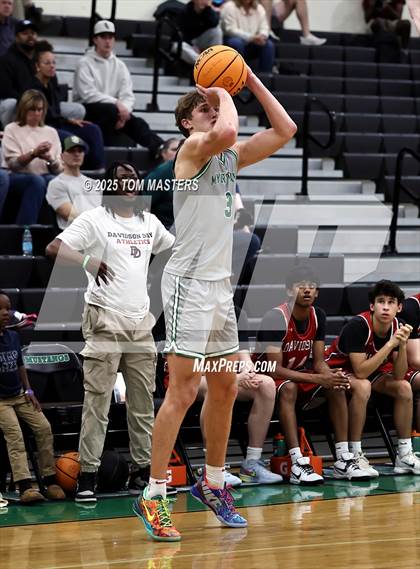 Thumbnail 3 in Davidson Day @ Myers Park (George Lynch Invitational) photogallery.