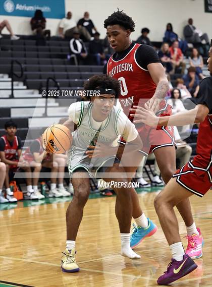 Thumbnail 3 in Davidson Day @ Myers Park (George Lynch Invitational) photogallery.