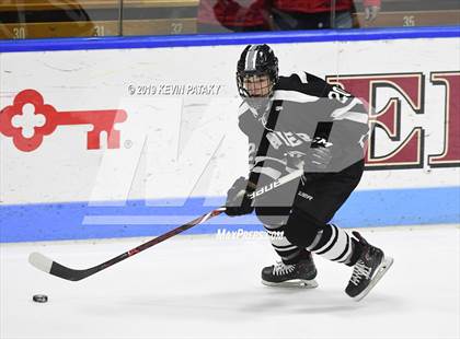 Thumbnail 3 in Xavier vs. Fairfield Prep (CIAC D1 Semifinal) photogallery.