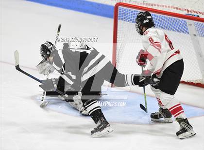 Thumbnail 3 in Xavier vs. Fairfield Prep (CIAC D1 Semifinal) photogallery.
