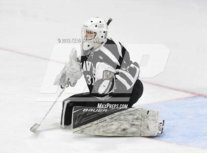 Thumbnail 3 in Xavier vs. Fairfield Prep (CIAC D1 Semifinal) photogallery.