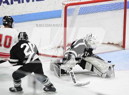 Thumbnail 2 in Xavier vs. Fairfield Prep (CIAC D1 Semifinal) photogallery.