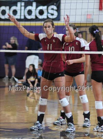 Thumbnail 2 in Central Catholic vs. Gilbert (2010 Durango Fall Classic) photogallery.