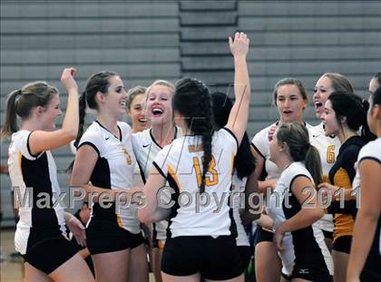 Thumbnail 3 in Central Catholic vs. Gilbert (2010 Durango Fall Classic) photogallery.