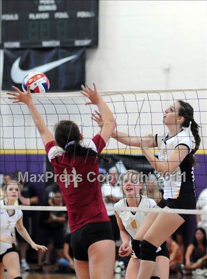 Thumbnail 2 in Central Catholic vs. Gilbert (2010 Durango Fall Classic) photogallery.