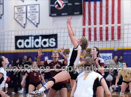 Thumbnail 3 in Central Catholic vs. Gilbert (2010 Durango Fall Classic) photogallery.