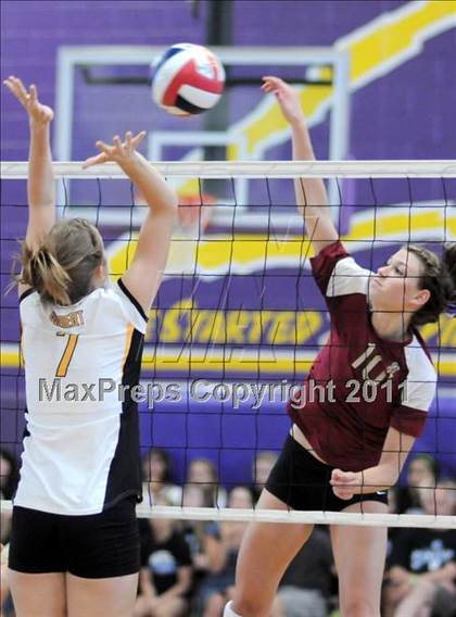Thumbnail 1 in Central Catholic vs. Gilbert (2010 Durango Fall Classic) photogallery.