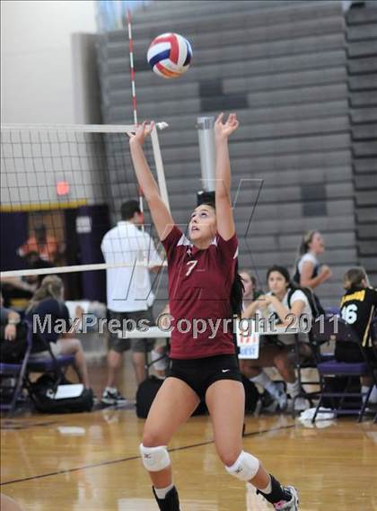 Thumbnail 1 in Central Catholic vs. Gilbert (2010 Durango Fall Classic) photogallery.