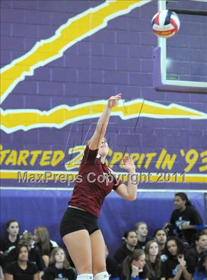 Thumbnail 3 in Central Catholic vs. Gilbert (2010 Durango Fall Classic) photogallery.