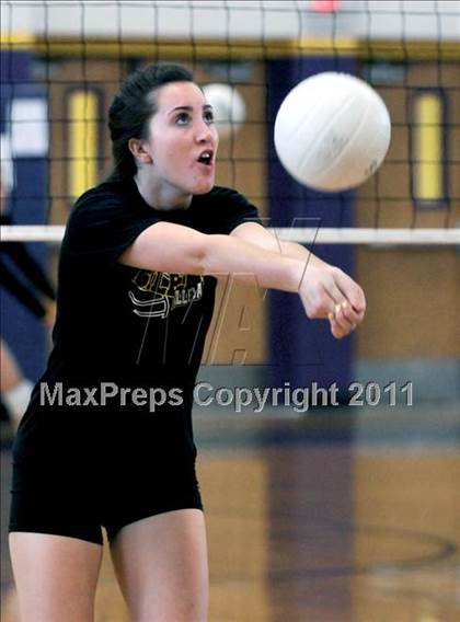 Thumbnail 3 in Central Catholic vs. Gilbert (2010 Durango Fall Classic) photogallery.