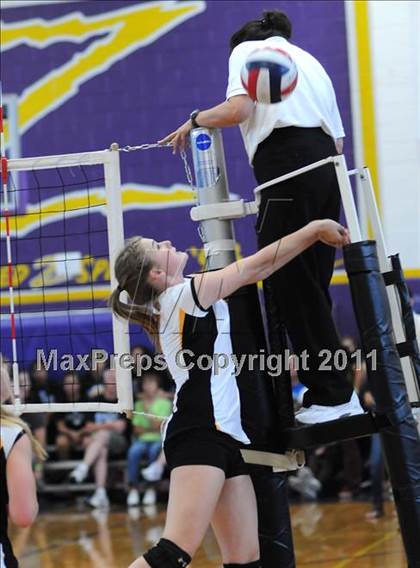 Thumbnail 1 in Central Catholic vs. Gilbert (2010 Durango Fall Classic) photogallery.
