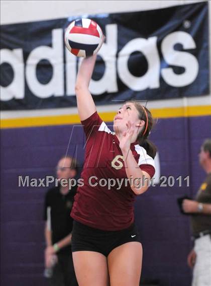 Thumbnail 2 in Central Catholic vs. Gilbert (2010 Durango Fall Classic) photogallery.