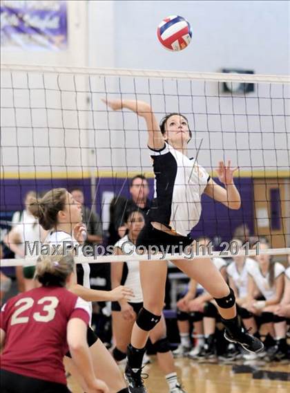 Thumbnail 2 in Central Catholic vs. Gilbert (2010 Durango Fall Classic) photogallery.