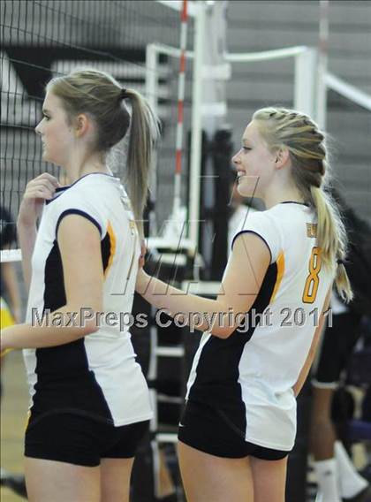 Thumbnail 2 in Central Catholic vs. Gilbert (2010 Durango Fall Classic) photogallery.