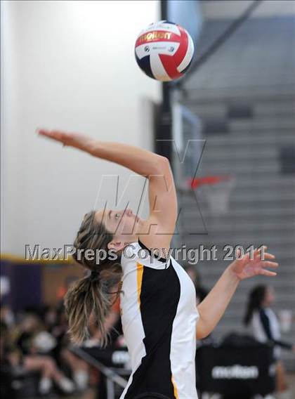Thumbnail 3 in Central Catholic vs. Gilbert (2010 Durango Fall Classic) photogallery.