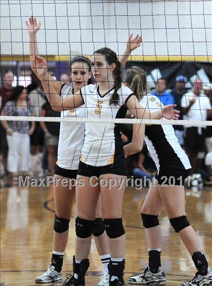 Thumbnail 3 in Central Catholic vs. Gilbert (2010 Durango Fall Classic) photogallery.