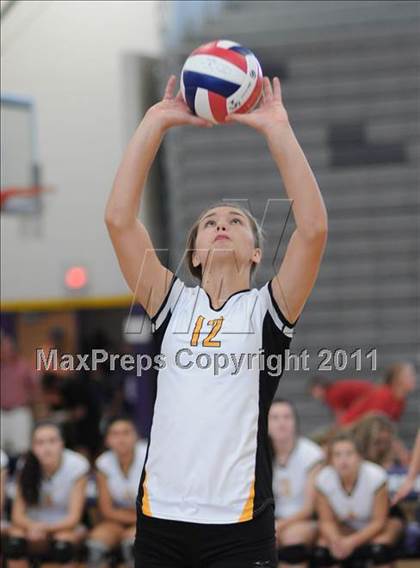 Thumbnail 1 in Central Catholic vs. Gilbert (2010 Durango Fall Classic) photogallery.